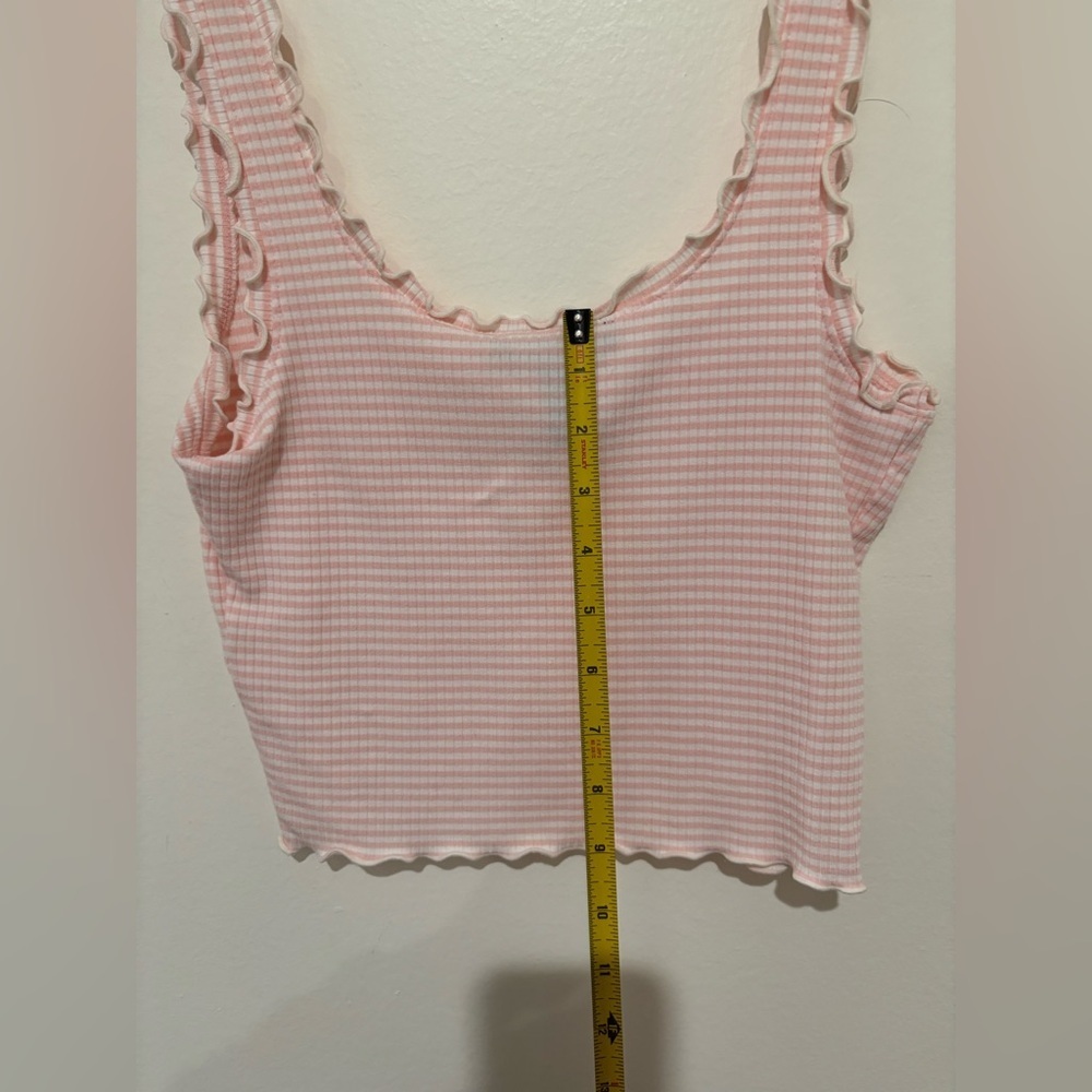 Forever 21 Pink Ruffle Top size medium - Picture 5 of 5
